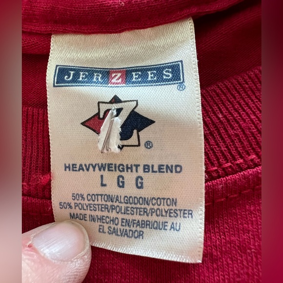 Size large Jerzees red Tshirt-“who’s your santa”🎅🏻🤶🏻 - Picture 3 of 3